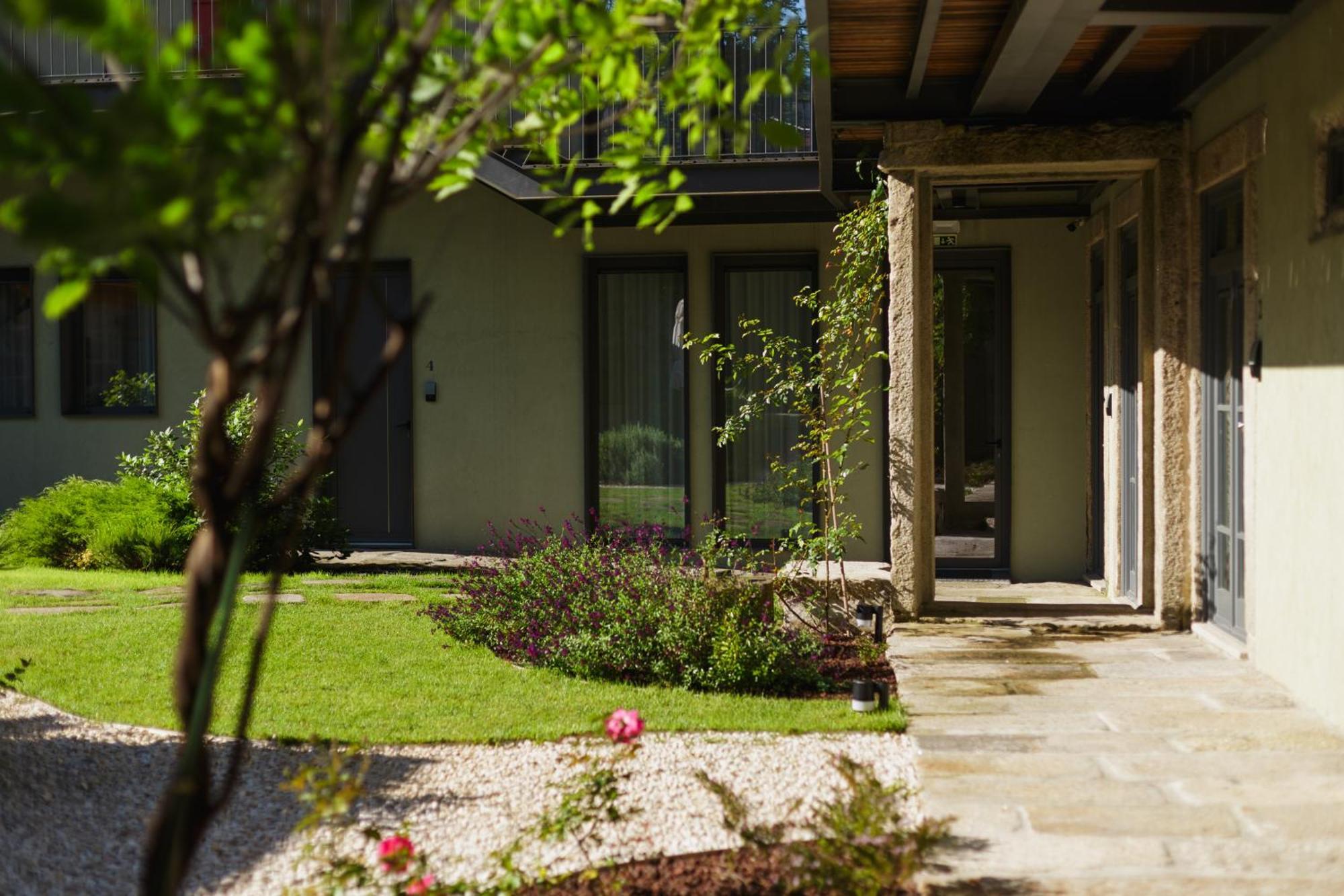 Torel Saboaria Porto Luaran gambar The garden of the house